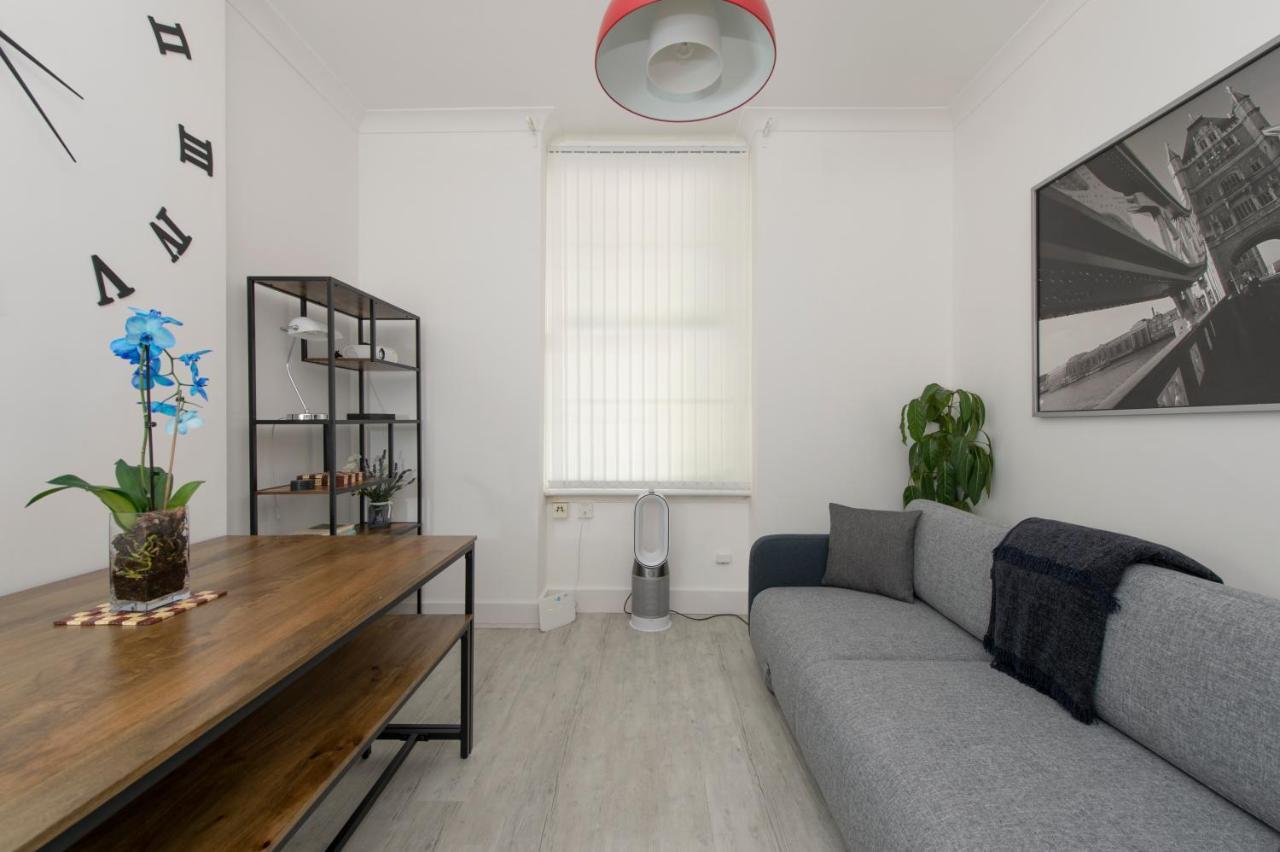 Tower Bridge Exclusive Two Bedroom Apartment 런던 외부 사진